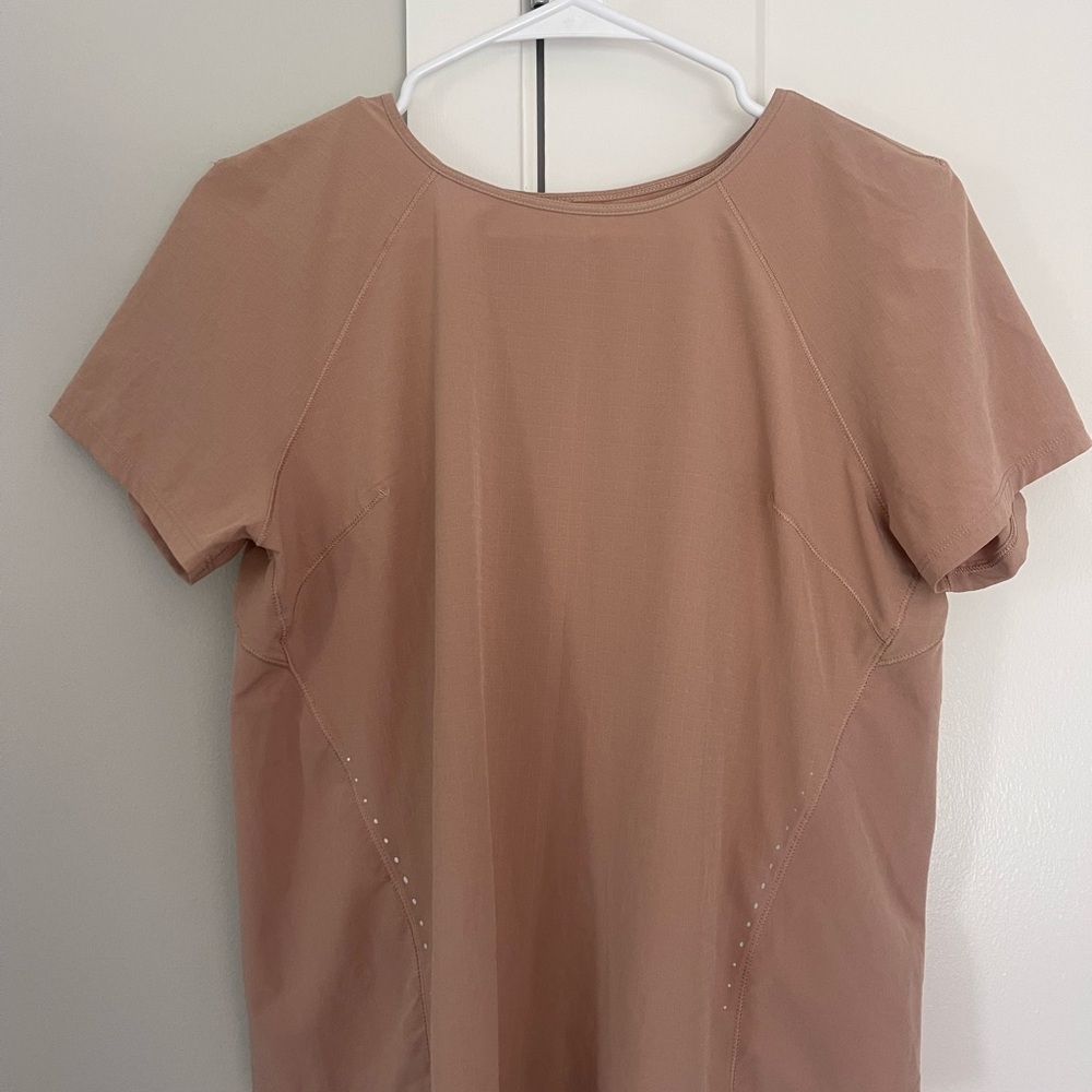Lululemon Women’s Tan Workout top